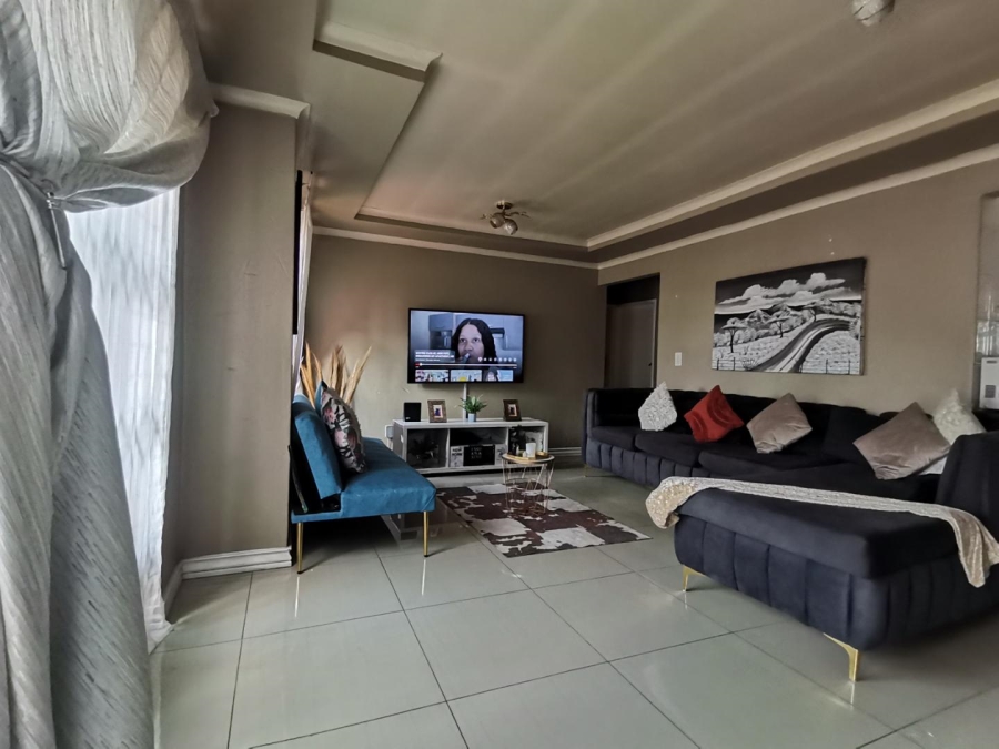 2 Bedroom Property for Sale in Northwold Gardens Gauteng