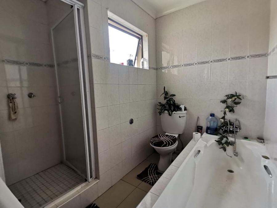 2 Bedroom Property for Sale in Northwold Gardens Gauteng