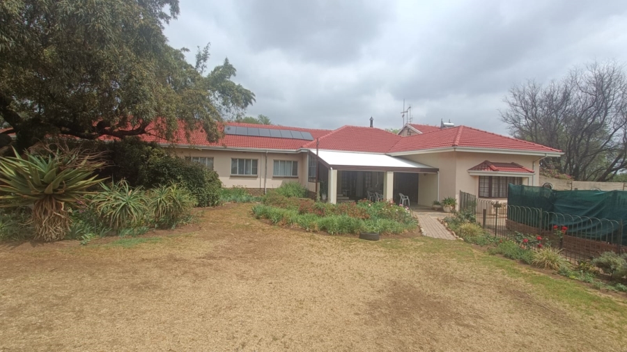 4 Bedroom Property for Sale in Knoppieslaagte Gauteng