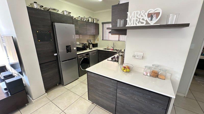 3 Bedroom Property for Sale in Oakdene Gauteng