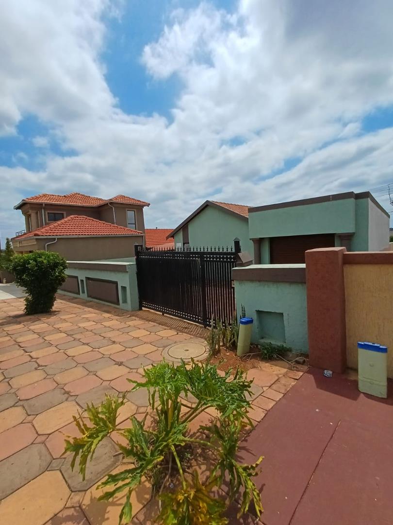 2 Bedroom Property for Sale in Mamelodi East Gauteng