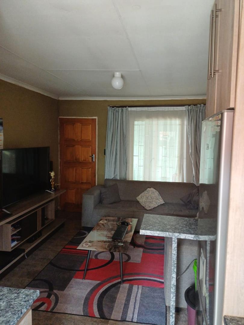 2 Bedroom Property for Sale in Mamelodi East Gauteng