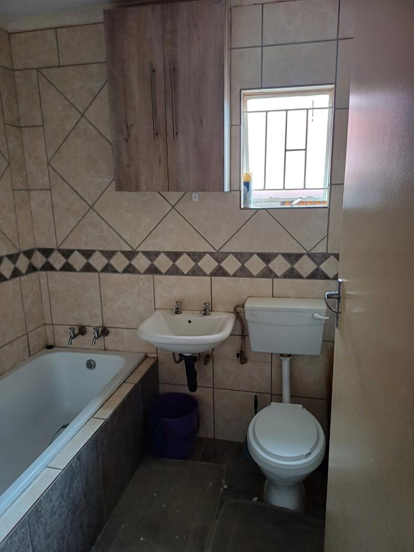 2 Bedroom Property for Sale in Mamelodi East Gauteng