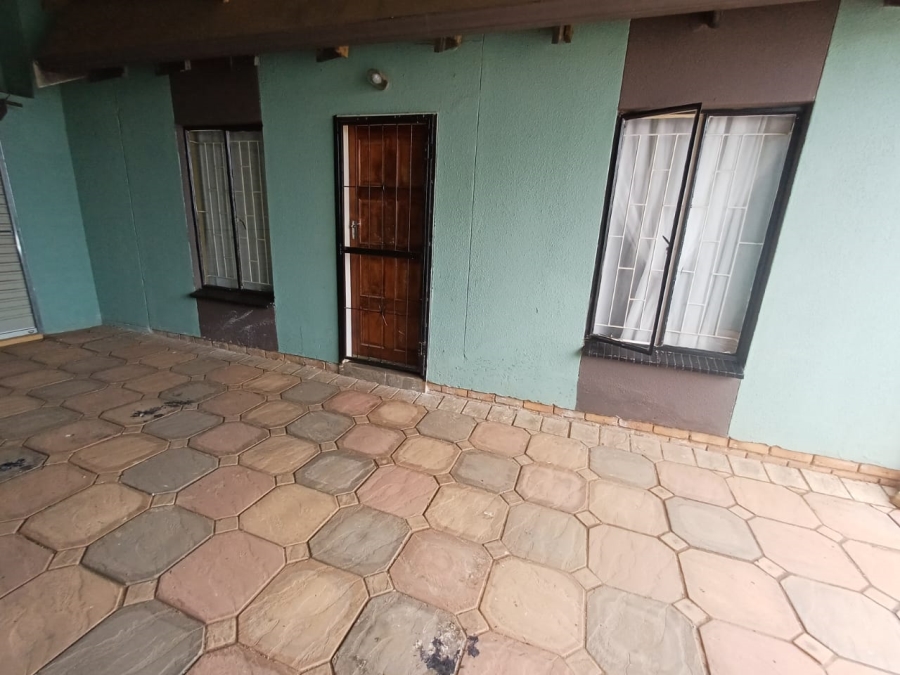 2 Bedroom Property for Sale in Mamelodi East Gauteng