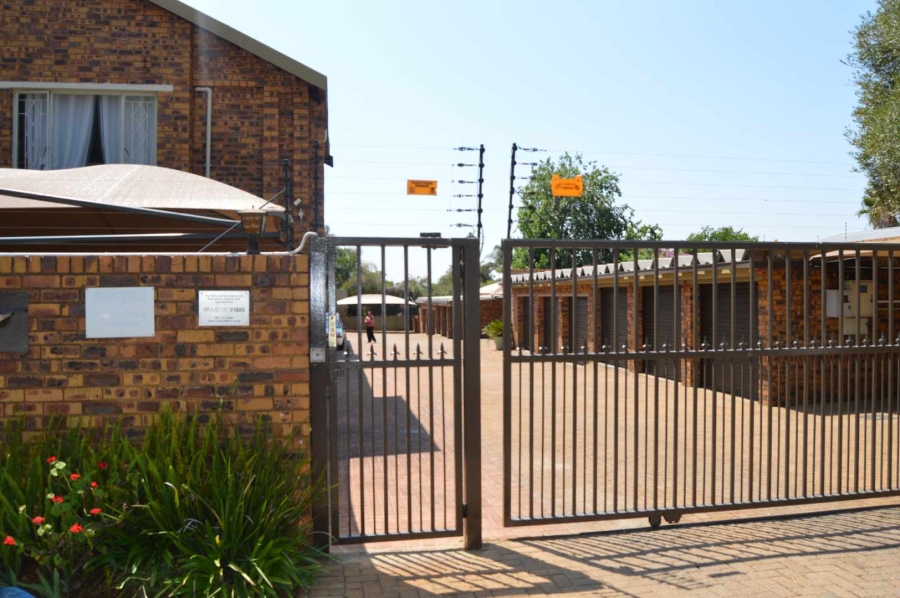 2 Bedroom Property for Sale in New Redruth Gauteng