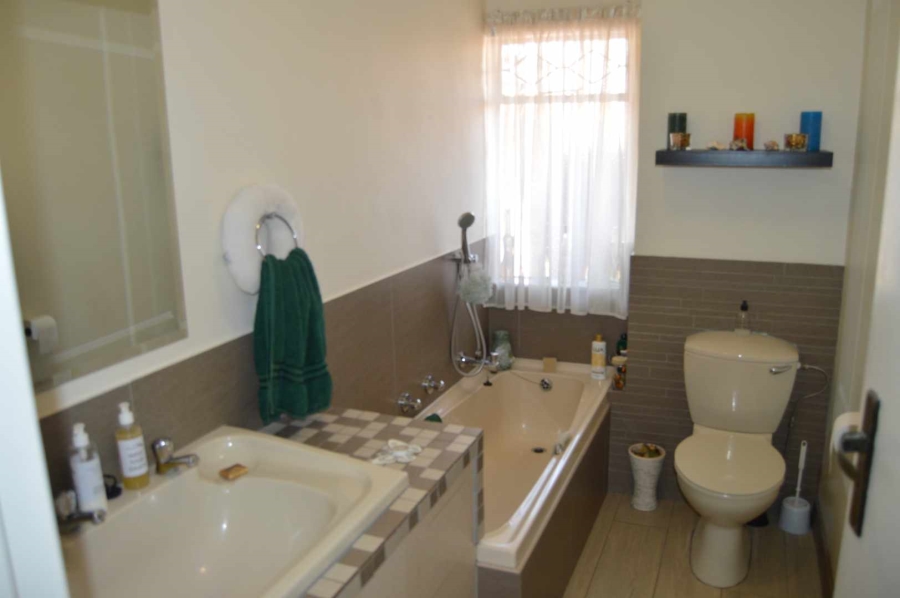 2 Bedroom Property for Sale in New Redruth Gauteng