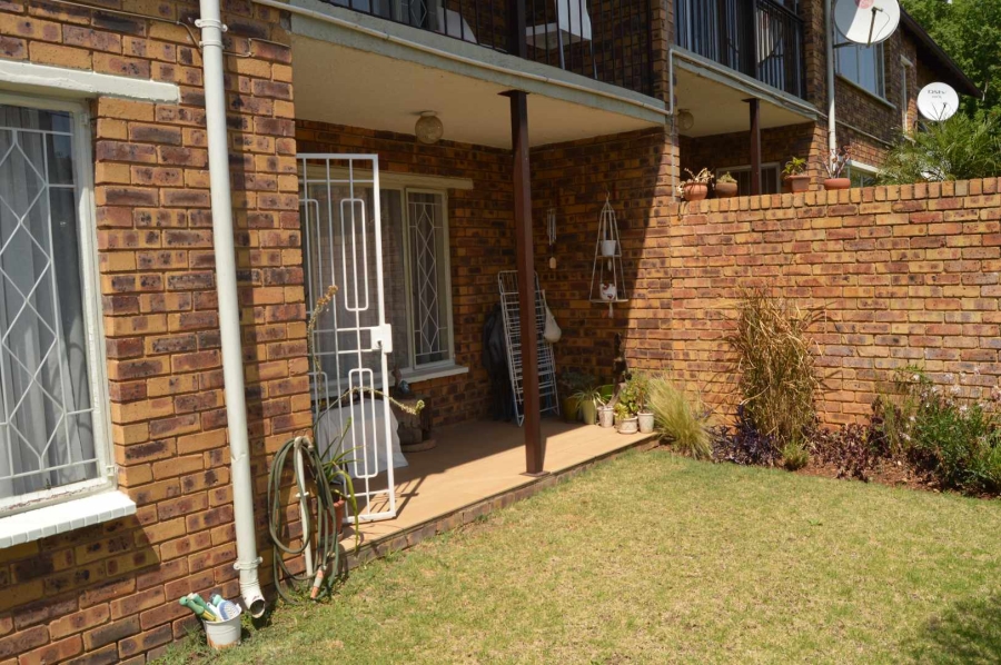 2 Bedroom Property for Sale in New Redruth Gauteng