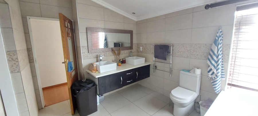 4 Bedroom Property for Sale in Bassonia Gauteng