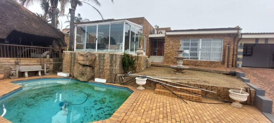 4 Bedroom Property for Sale in Bassonia Gauteng