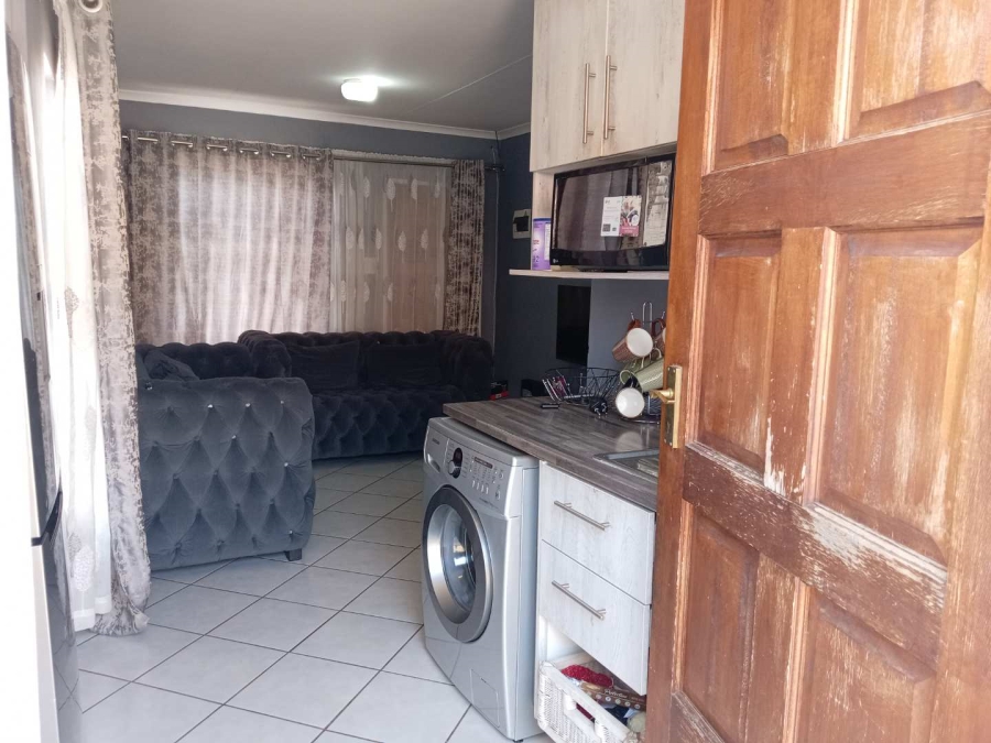 2 Bedroom Property for Sale in Mamelodi East Gauteng