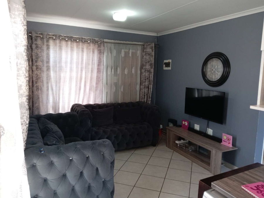 2 Bedroom Property for Sale in Mamelodi East Gauteng