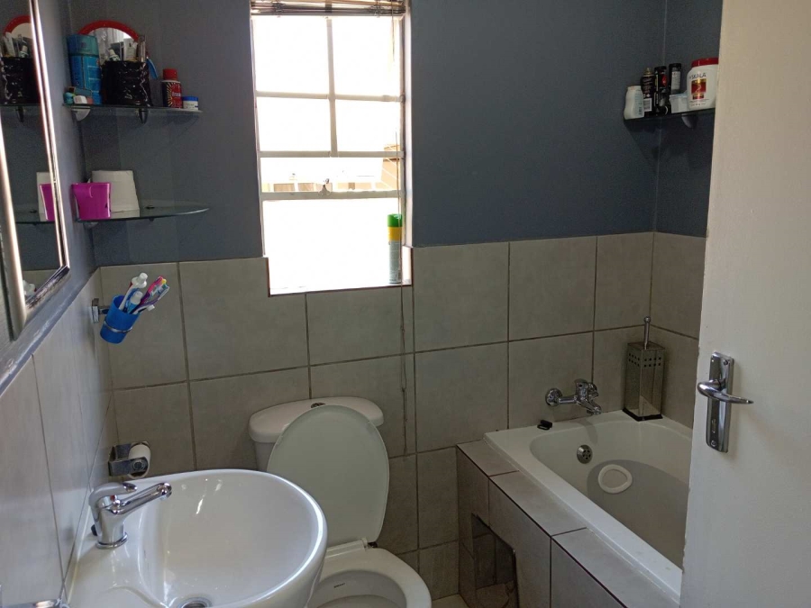 2 Bedroom Property for Sale in Mamelodi East Gauteng