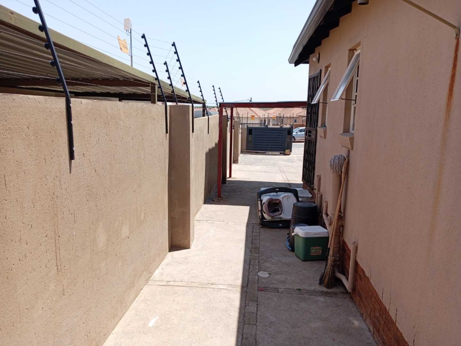 2 Bedroom Property for Sale in Mamelodi East Gauteng