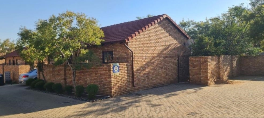 2 Bedroom Property for Sale in Equestria Gauteng