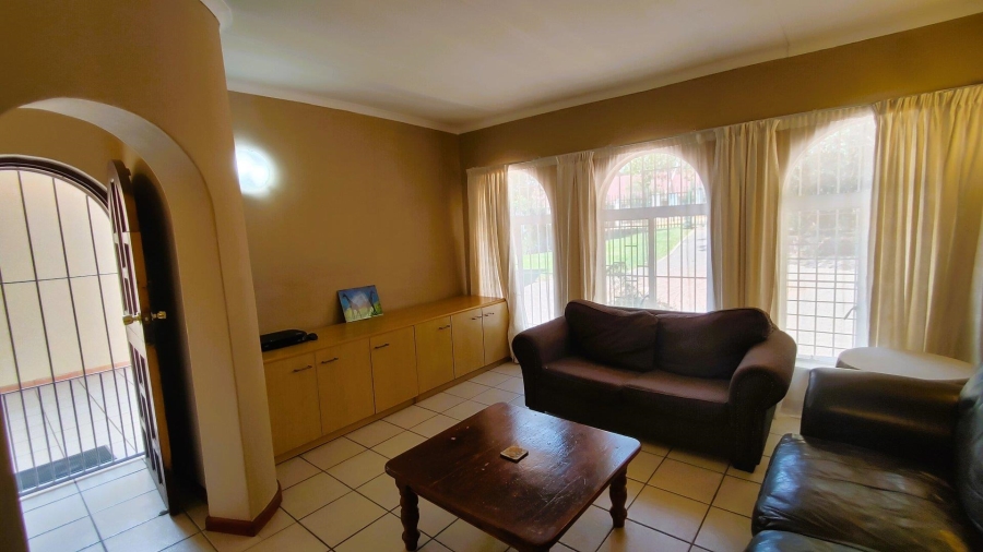 4 Bedroom Property for Sale in Waterkloof Glen Gauteng