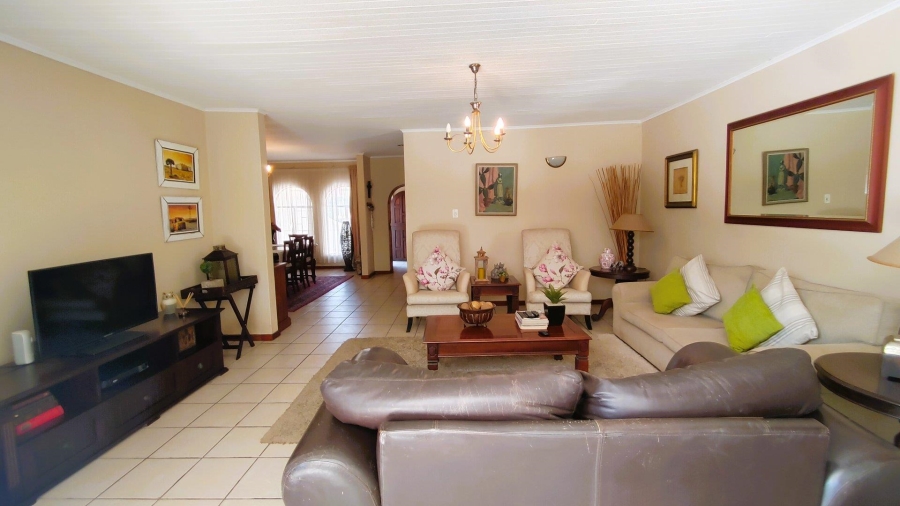 4 Bedroom Property for Sale in Waterkloof Glen Gauteng