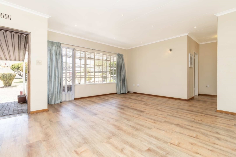 2 Bedroom Property for Sale in Helderkruin Gauteng