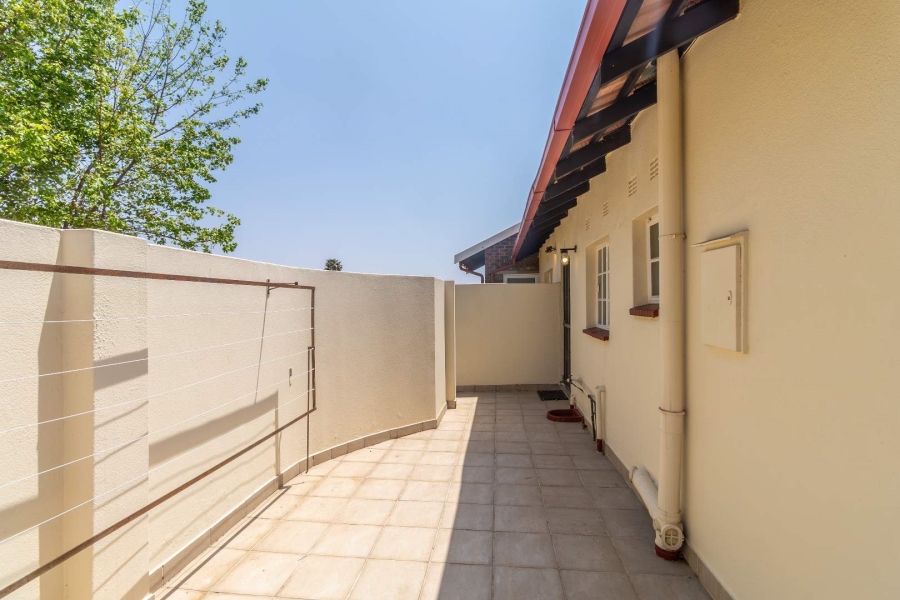 2 Bedroom Property for Sale in Helderkruin Gauteng