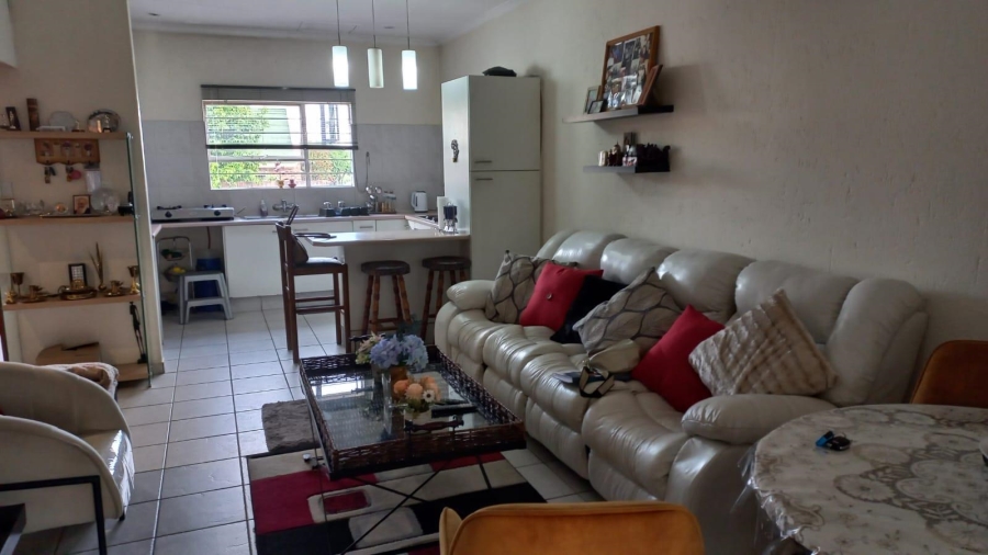 To Let 2 Bedroom Property for Rent in Oakdene Gauteng