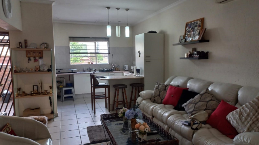 To Let 2 Bedroom Property for Rent in Oakdene Gauteng