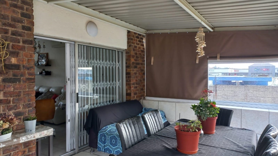 To Let 2 Bedroom Property for Rent in Oakdene Gauteng