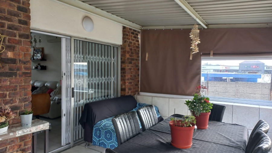 To Let 2 Bedroom Property for Rent in Oakdene Gauteng