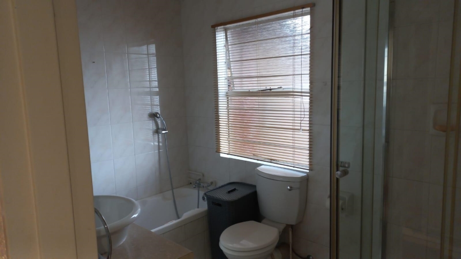 To Let 2 Bedroom Property for Rent in Oakdene Gauteng