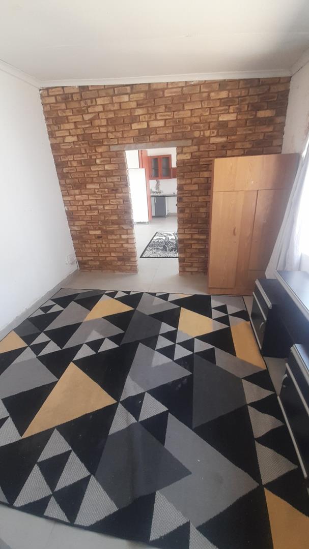 To Let 1 Bedroom Property for Rent in Moffat View Gauteng