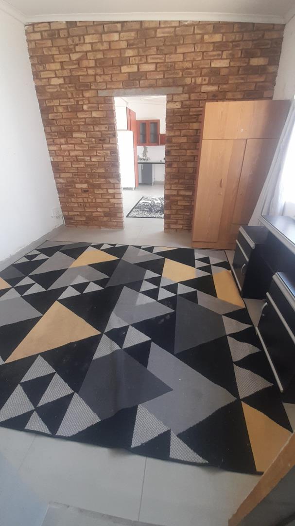 To Let 1 Bedroom Property for Rent in Moffat View Gauteng