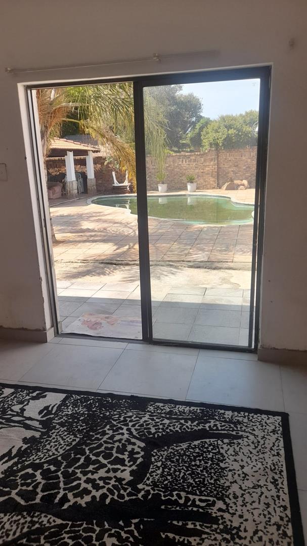 To Let 1 Bedroom Property for Rent in Moffat View Gauteng