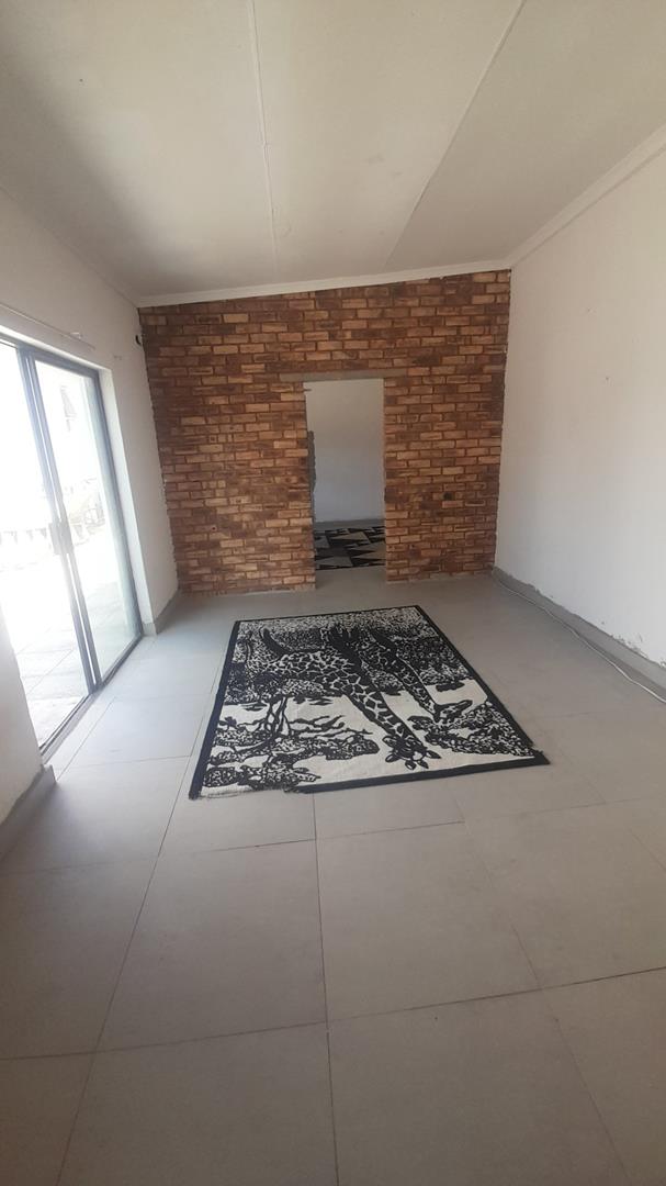 To Let 1 Bedroom Property for Rent in Moffat View Gauteng