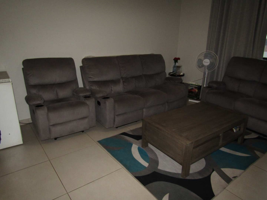 To Let 3 Bedroom Property for Rent in Bardene Gauteng