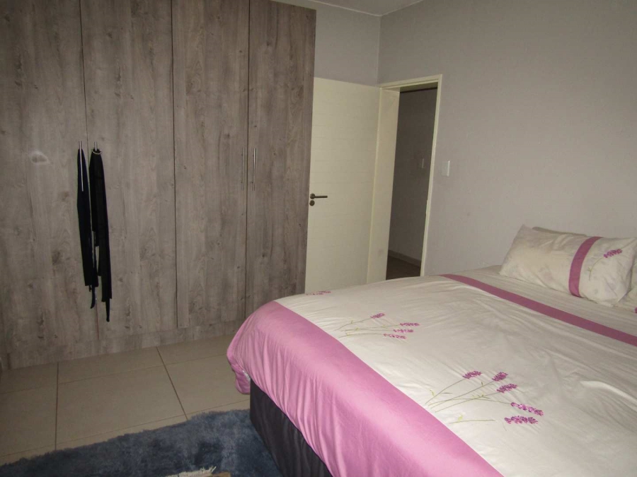 To Let 3 Bedroom Property for Rent in Bardene Gauteng