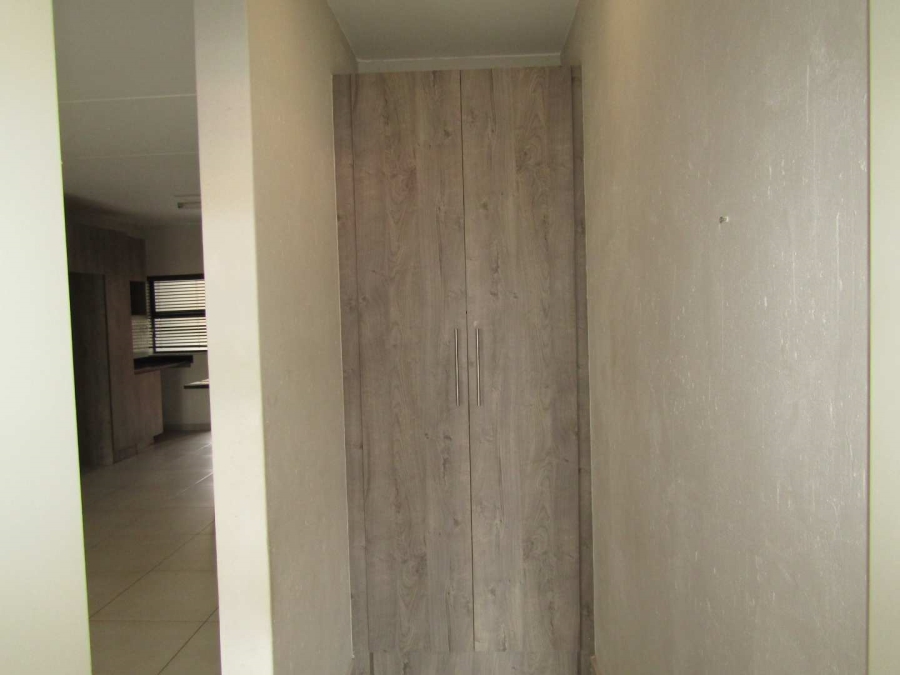 To Let 3 Bedroom Property for Rent in Bartlett Gauteng