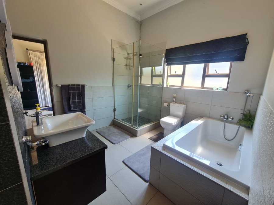 3 Bedroom Property for Sale in Eye of Africa Gauteng