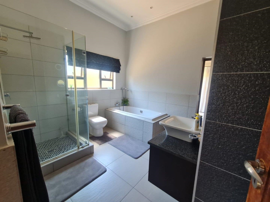 3 Bedroom Property for Sale in Eye of Africa Gauteng