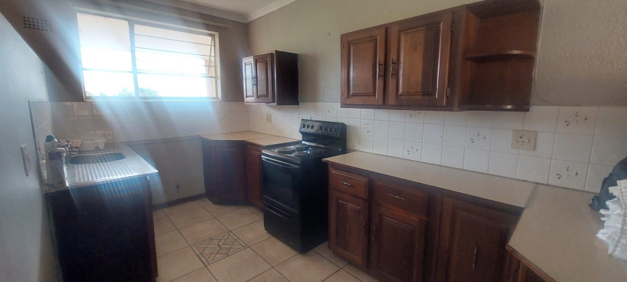 To Let 2 Bedroom Property for Rent in Brackendowns Gauteng