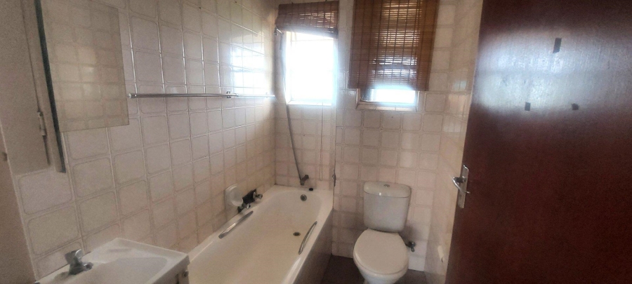 To Let 2 Bedroom Property for Rent in Brackendowns Gauteng