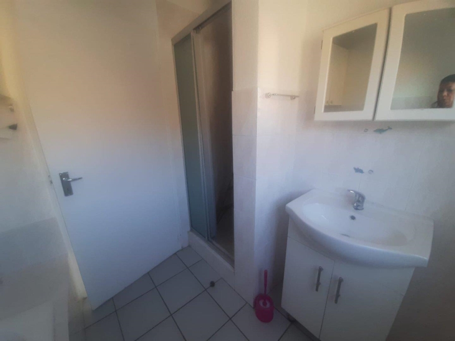 To Let 2 Bedroom Property for Rent in Linmeyer Gauteng