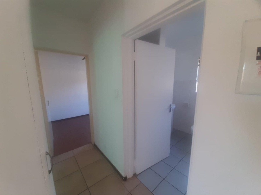 To Let 2 Bedroom Property for Rent in Linmeyer Gauteng