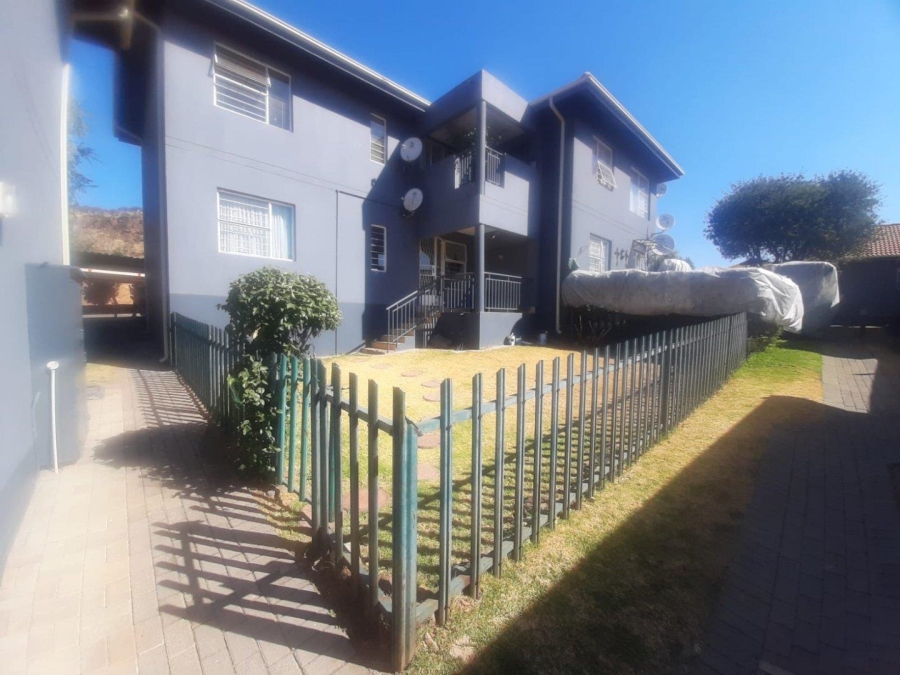 To Let 2 Bedroom Property for Rent in Linmeyer Gauteng