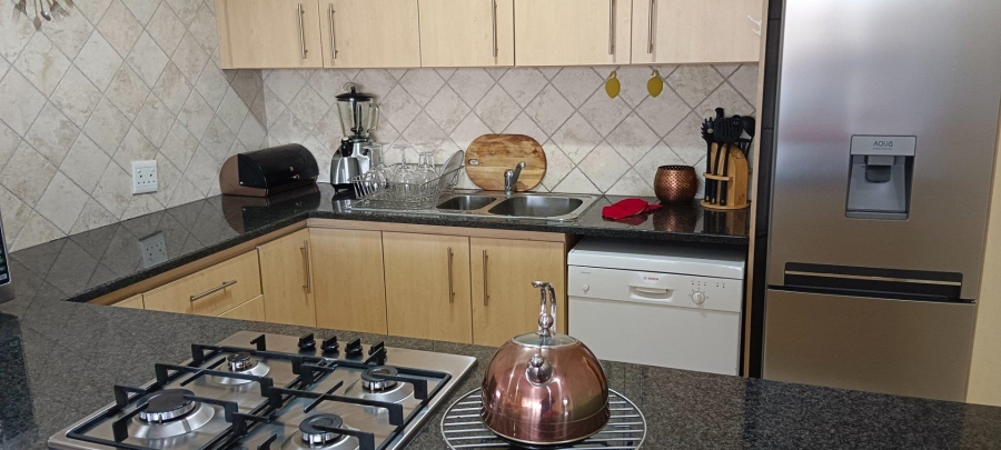 To Let 2 Bedroom Property for Rent in Bassonia Gauteng