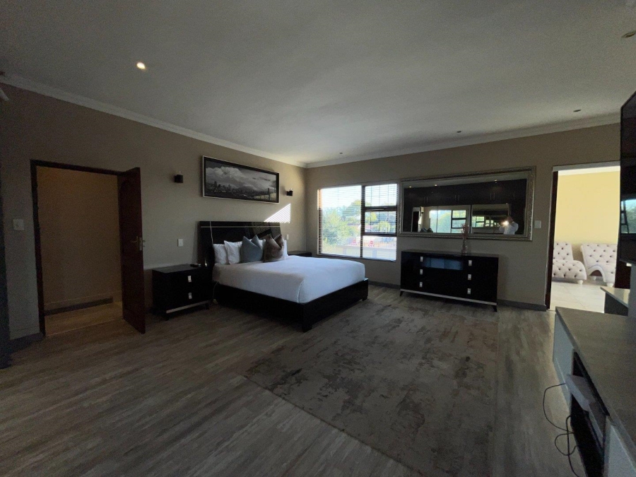 To Let 7 Bedroom Property for Rent in Bryanston Gauteng