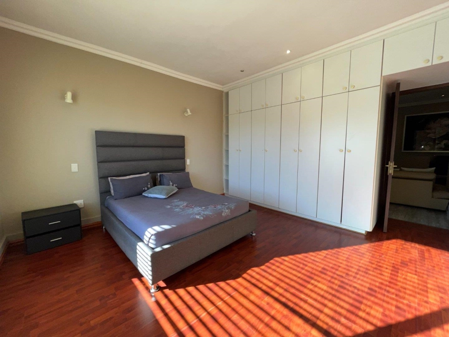 To Let 7 Bedroom Property for Rent in Bryanston Gauteng