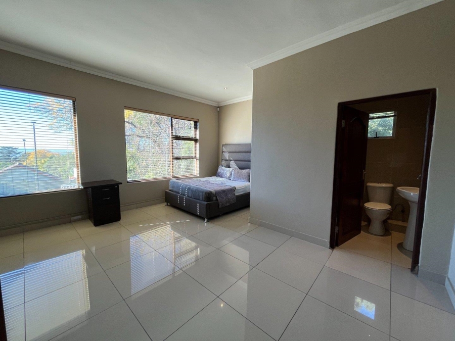 To Let 7 Bedroom Property for Rent in Bryanston Gauteng