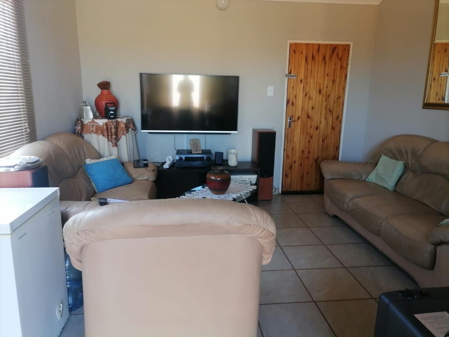 To Let 2 Bedroom Property for Rent in Savanna City Gauteng