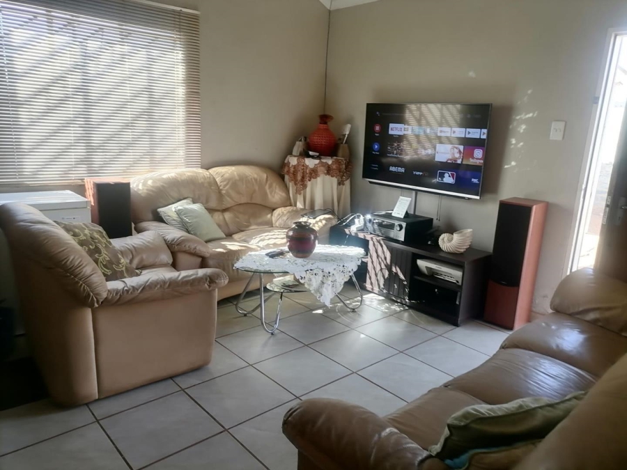 To Let 2 Bedroom Property for Rent in Savanna City Gauteng