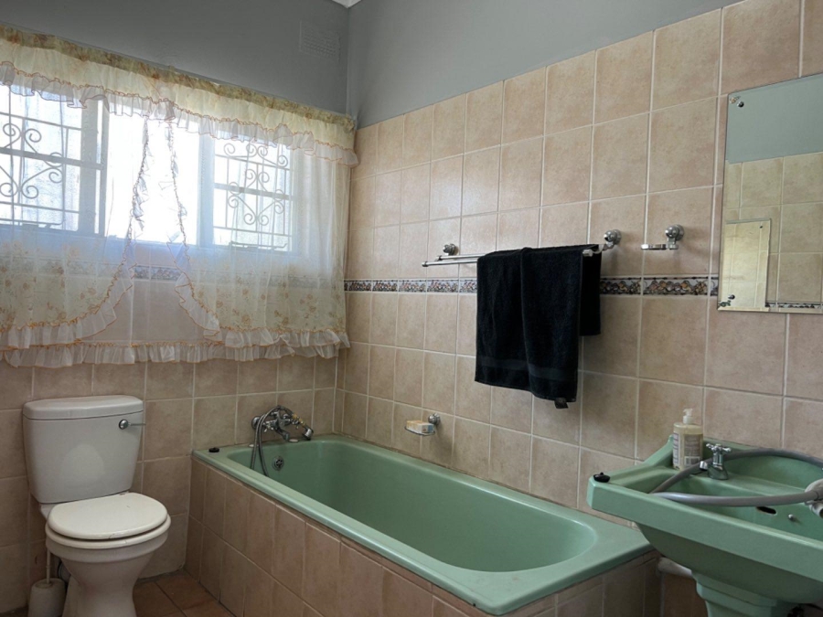 4 Bedroom Property for Sale in Mountain View Gauteng