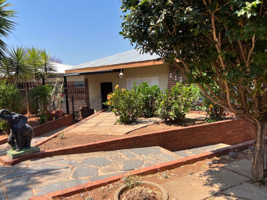 4 Bedroom Property for Sale in Mountain View Gauteng