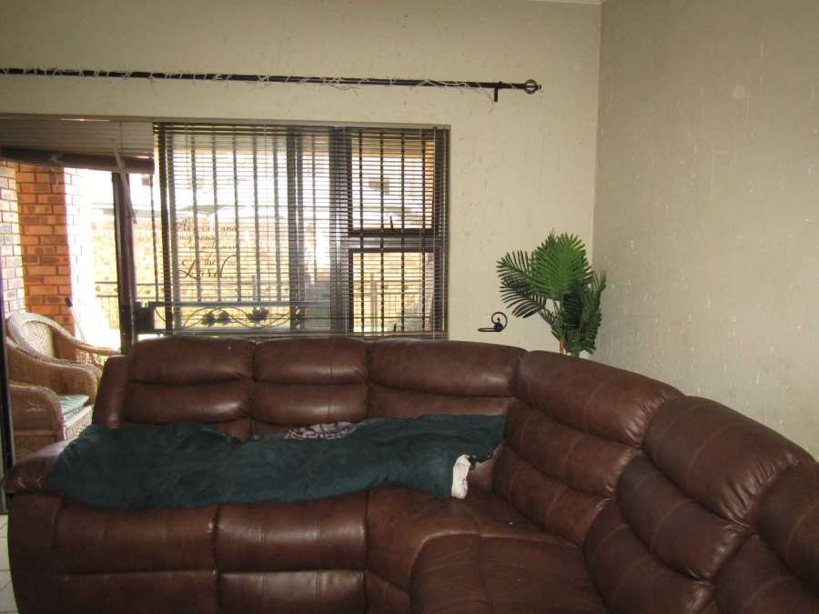 2 Bedroom Property for Sale in Ravenswood Gauteng